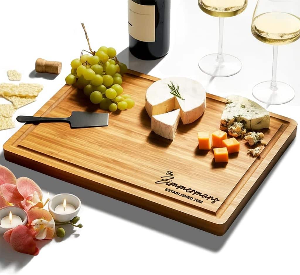GIFTS TO ENGRAVE Personalized Bamboo Cutting Board